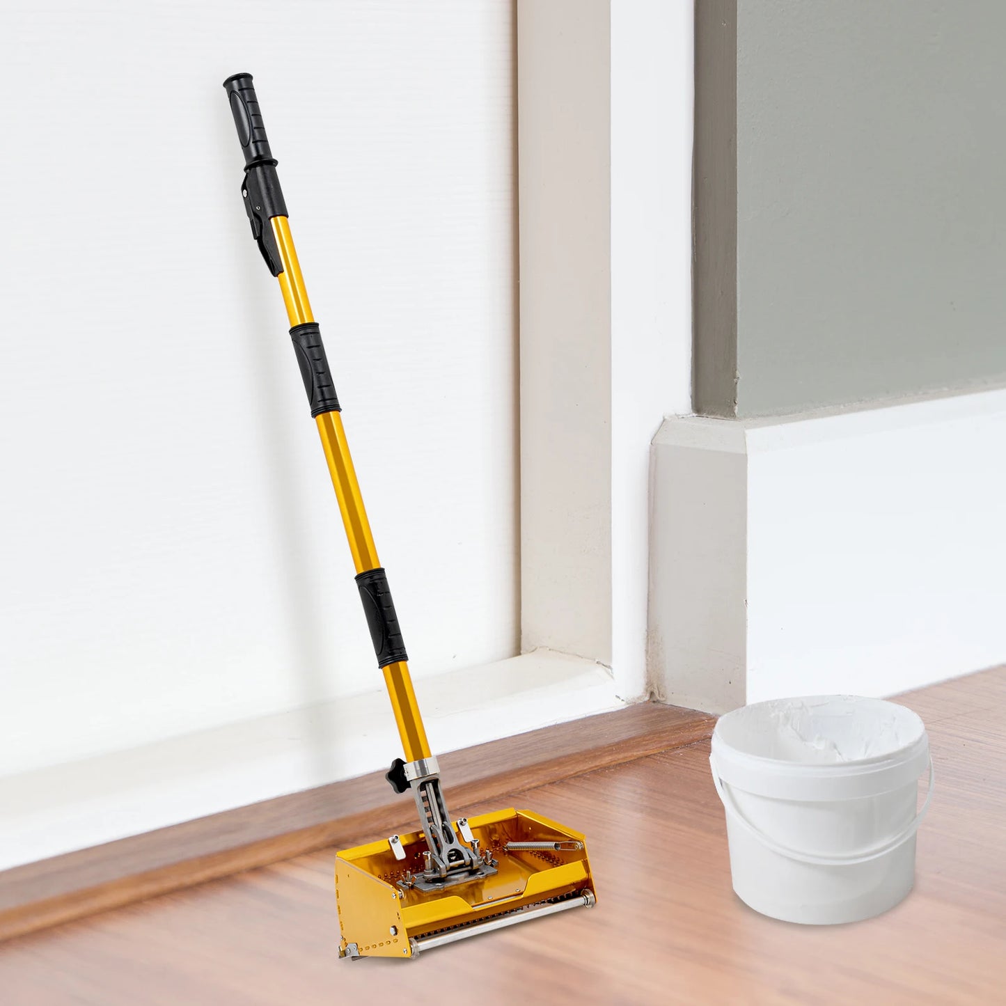 Adjustable Drywall Tool With Leakproof Mud Pan