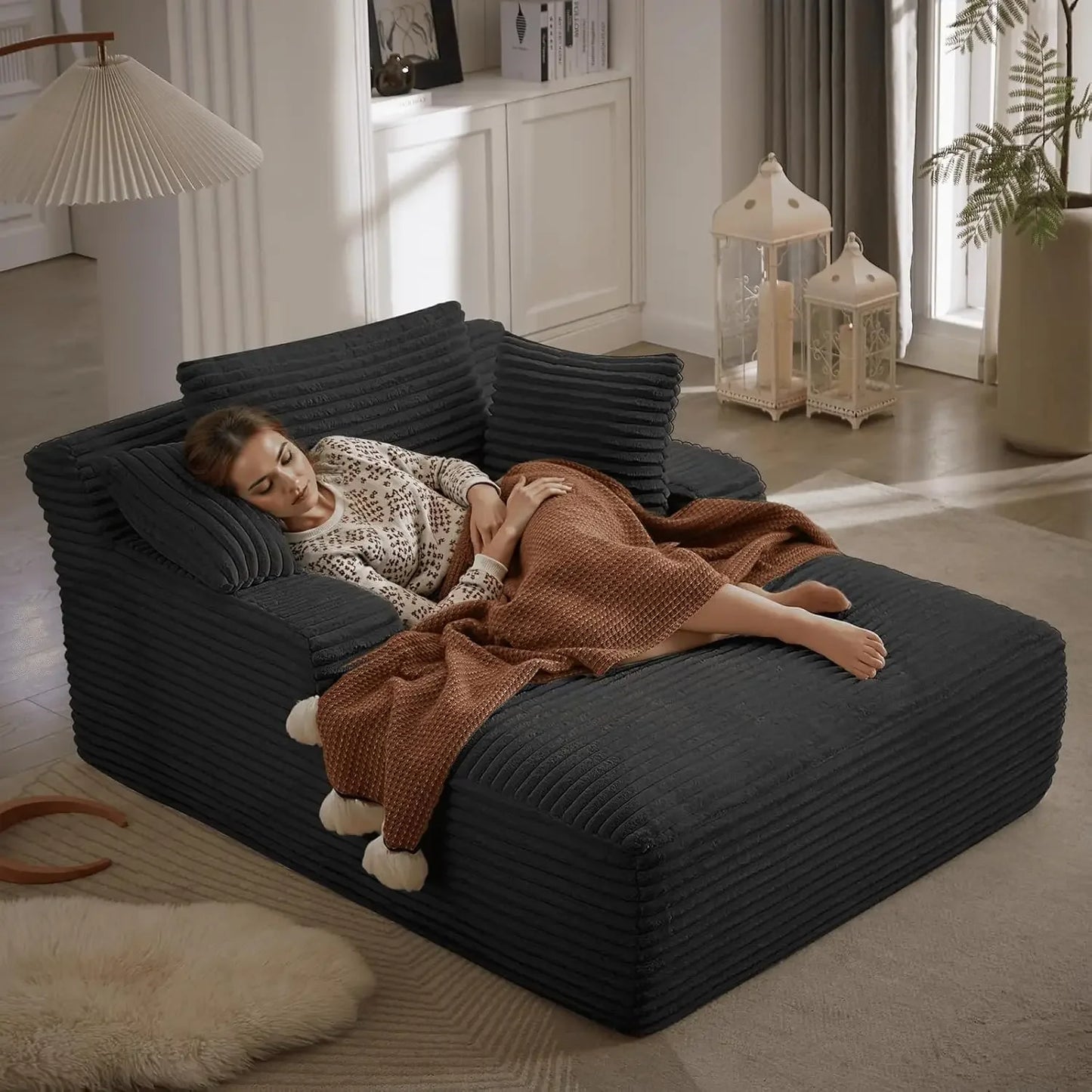 Chaise Lounge Indoor Chair With Pillows